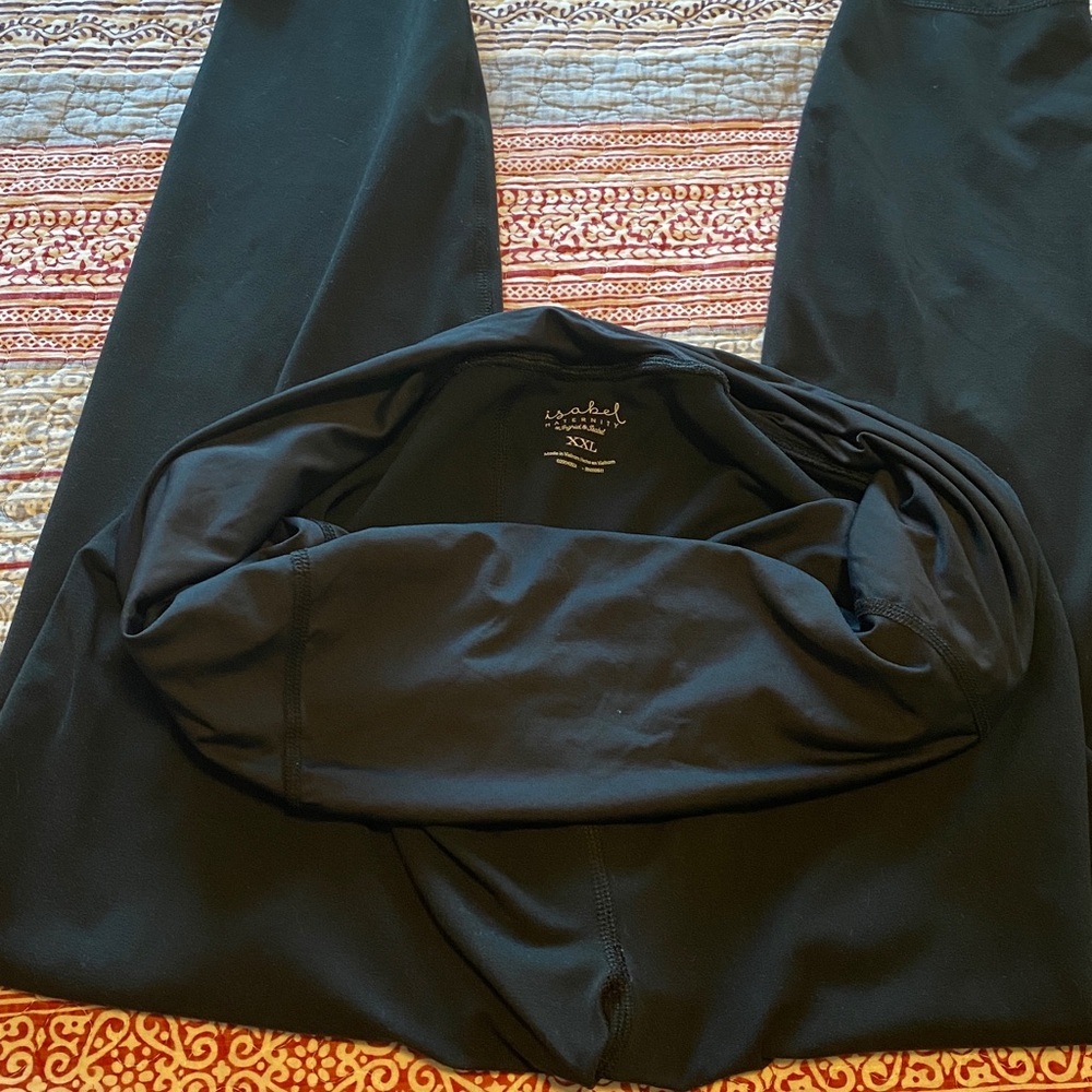 Ingrid & Isabel Black Maternity Leggings - Picture 3 of 3